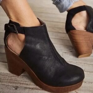 Free People Amber Orchard black leather clogs